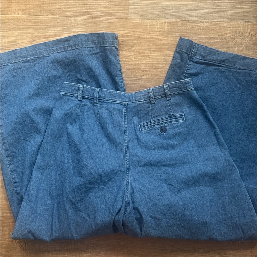 Limited Edition Gap × DÔEN Women’s Pleated Denim
Wide Leg Trousers - Size 28 - Picture 6 of 6